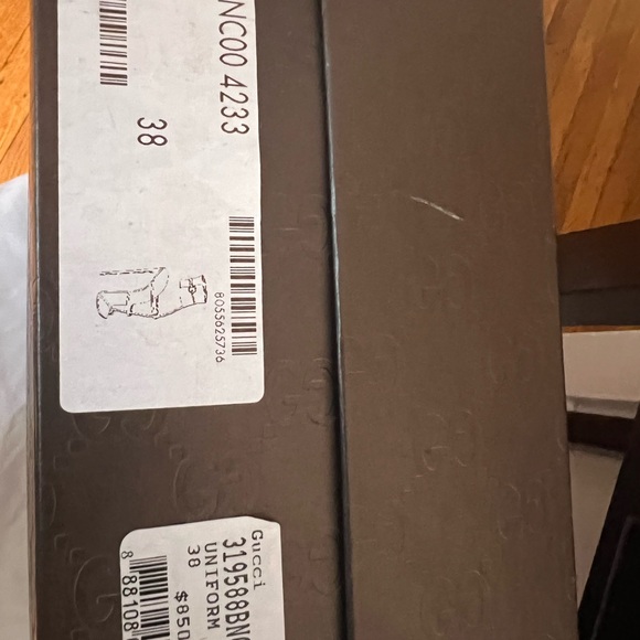 PREOWNED Gucci Ursula Cage Sandal Vernice Crystal Color: Uniform Blue Size: 38EU - Picture 3 of 9